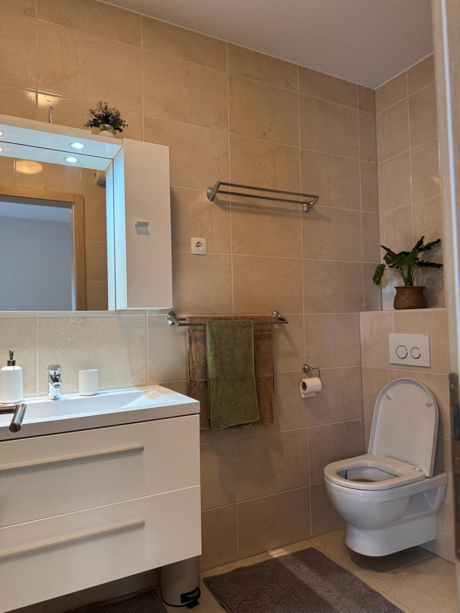Apartment Tri Sunca บาชกาโวดา ภายนอก รูปภาพ