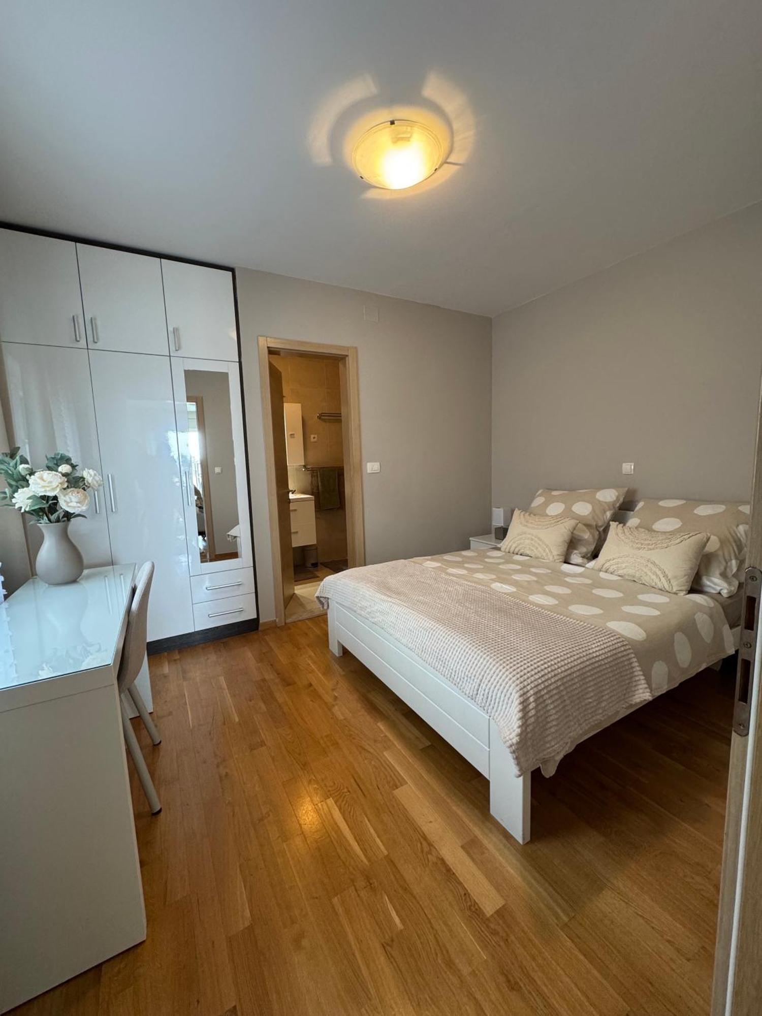 Apartment Tri Sunca บาชกาโวดา ภายนอก รูปภาพ