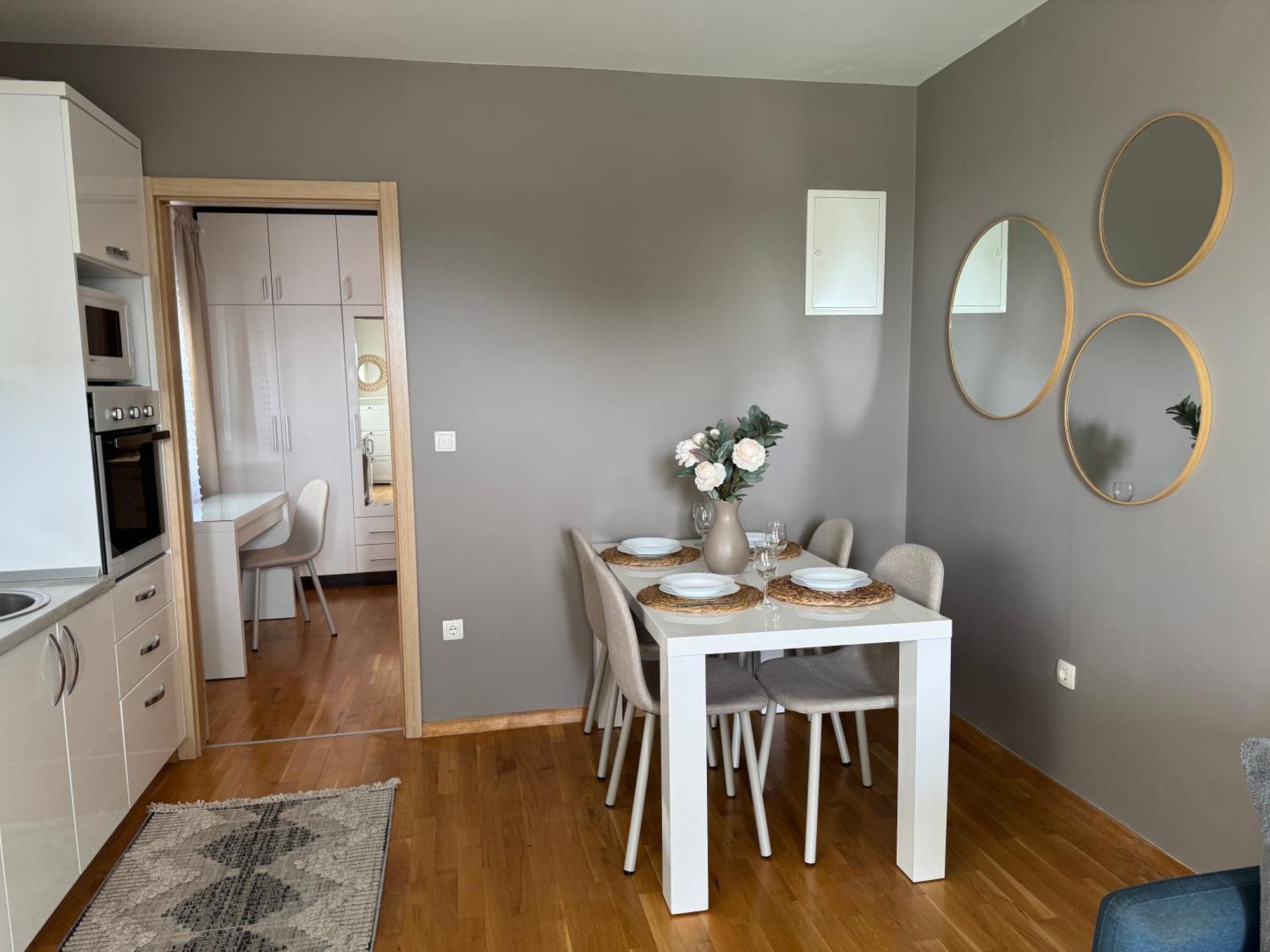 Apartment Tri Sunca บาชกาโวดา ภายนอก รูปภาพ