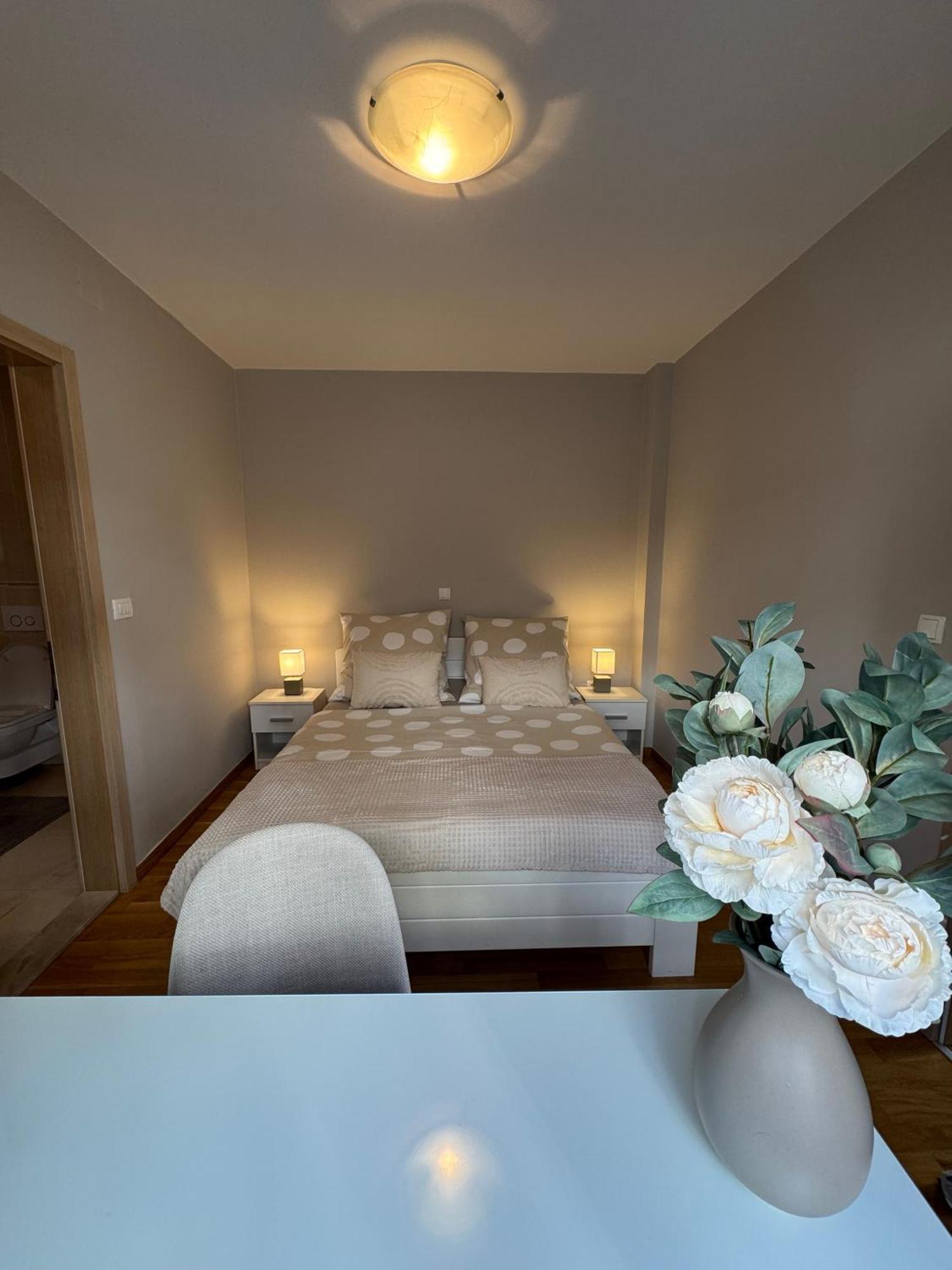 Apartment Tri Sunca บาชกาโวดา ภายนอก รูปภาพ