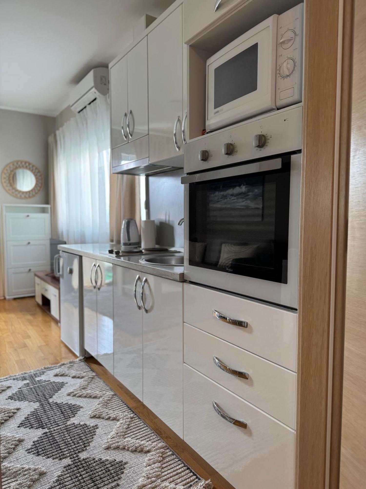 Apartment Tri Sunca บาชกาโวดา ภายนอก รูปภาพ
